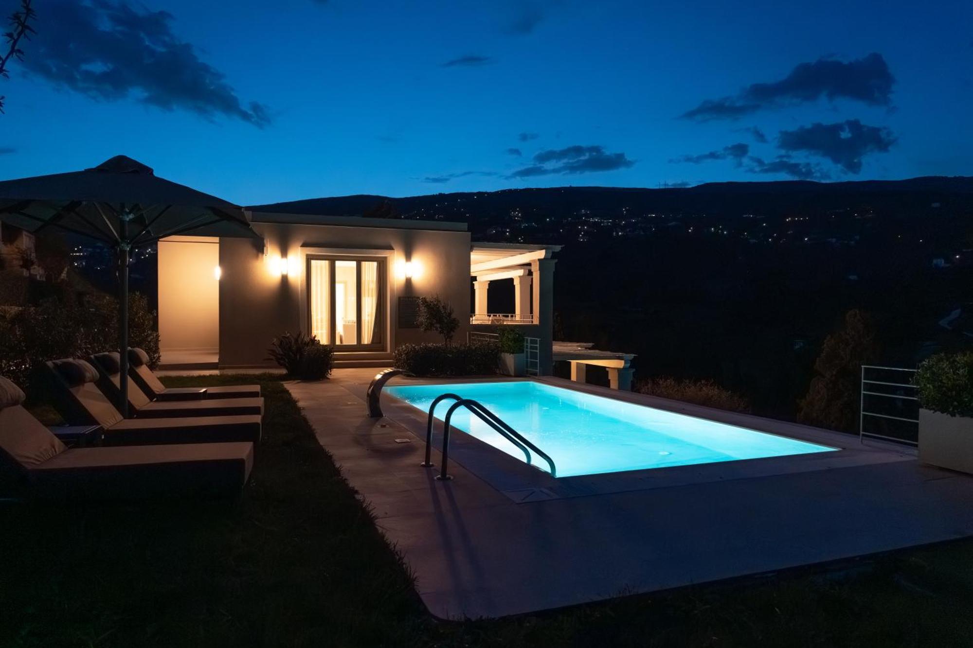 Suitehome With Private Pools By Explore *
