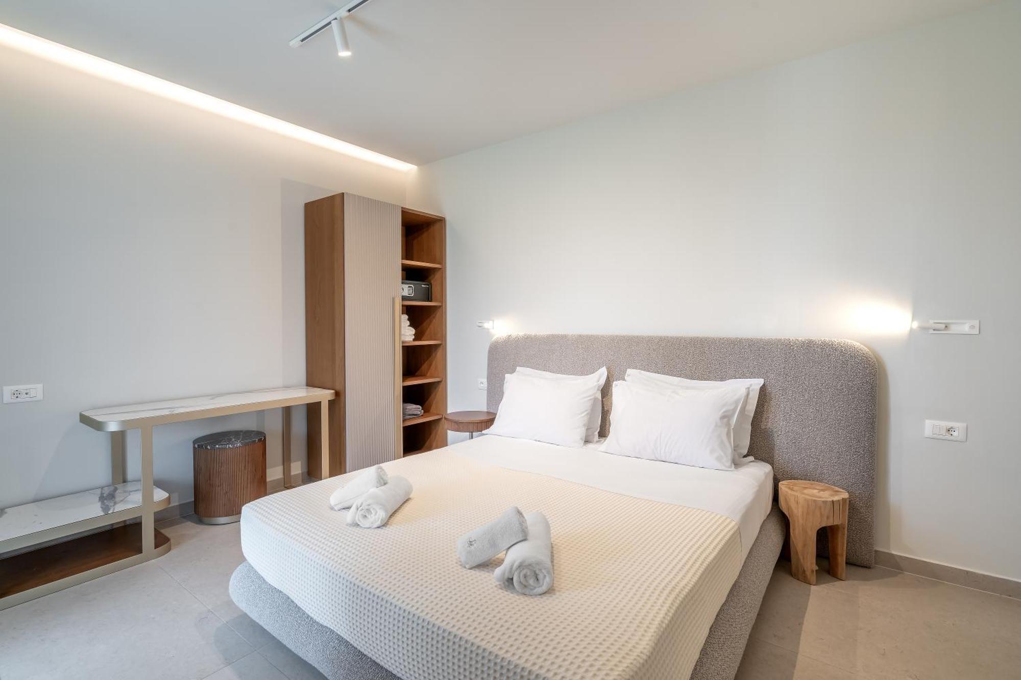 Suitehome With Private Pools By Explore *