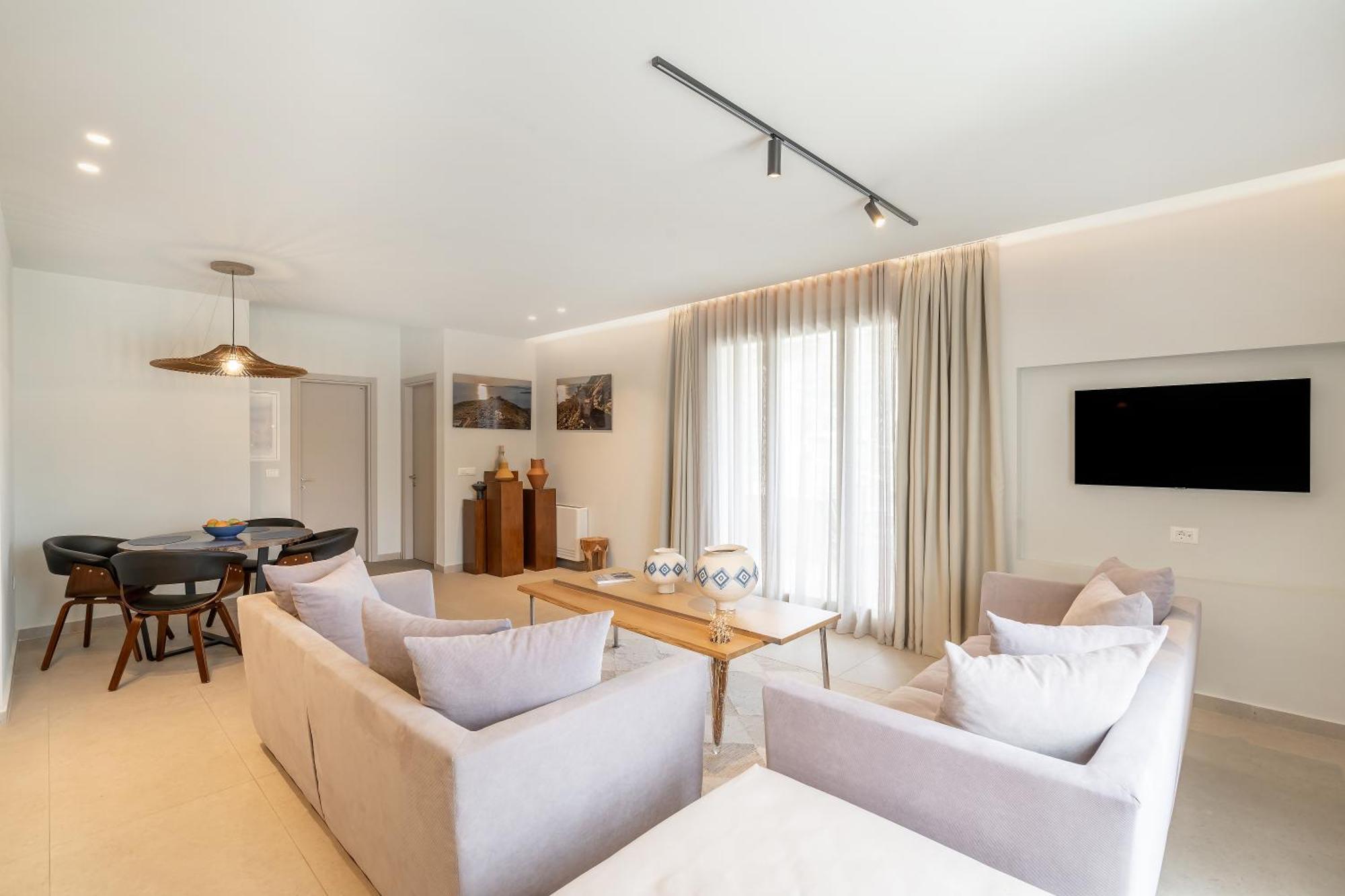 Suitehome With Private Pools By Explore Villa