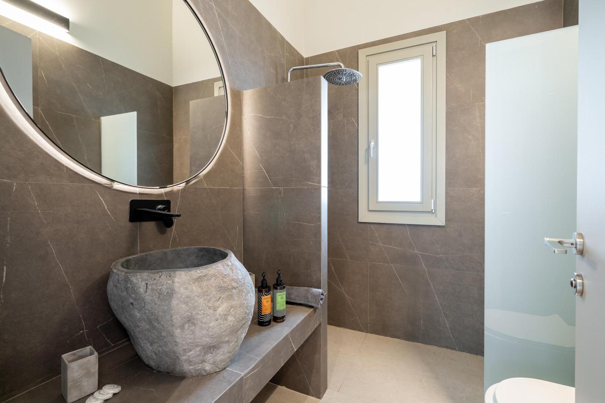 Suitehome With Private Pools By Explore Andros Town