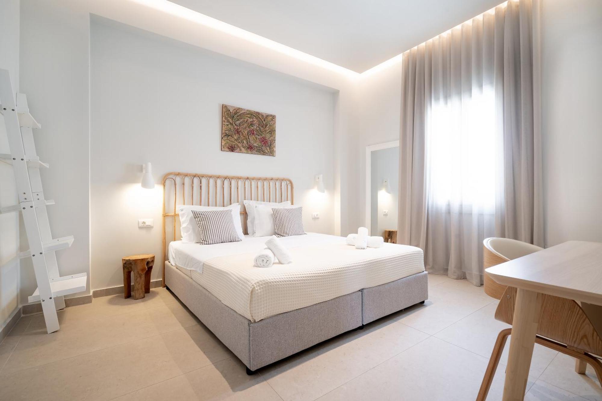 Suitehome With Private Pools By Explore * Andros Town