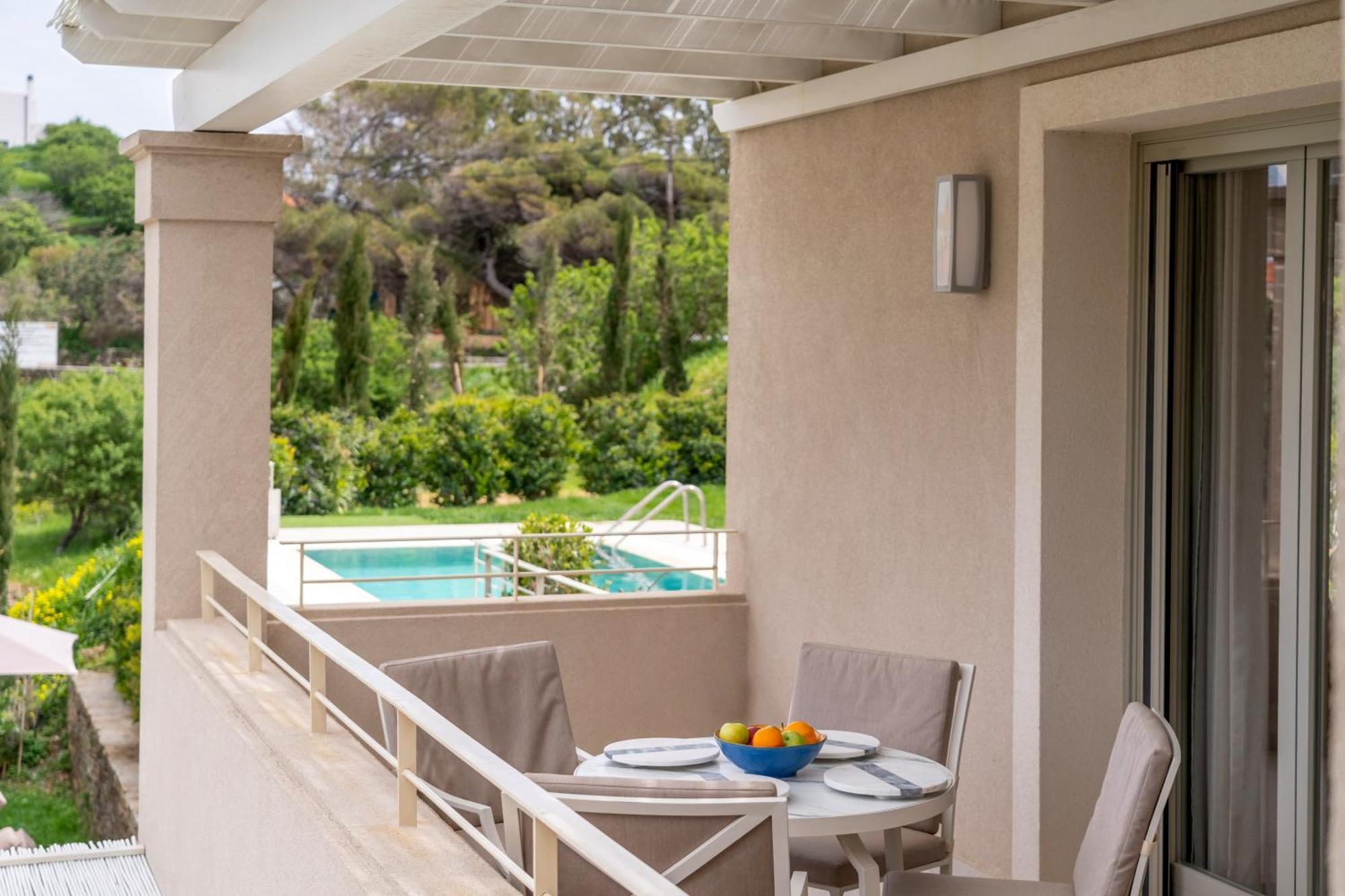 Suitehome With Private Pools By Explore Villa Andros Town
